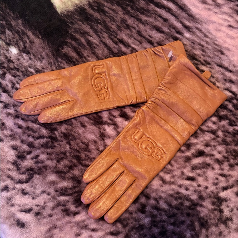 UGG Women's Brown Leather Gloves